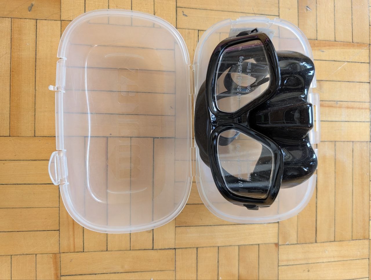 UV Shield Anti-Fog Diving Mask + Case